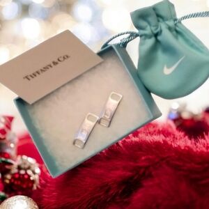 Authentic - Tiffany & Co. x Nike Collab - NEW 1-pair of Dubraes - SOLD OUT